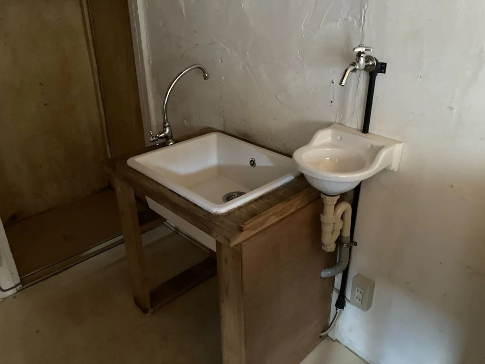 物販の居抜き物件の内装