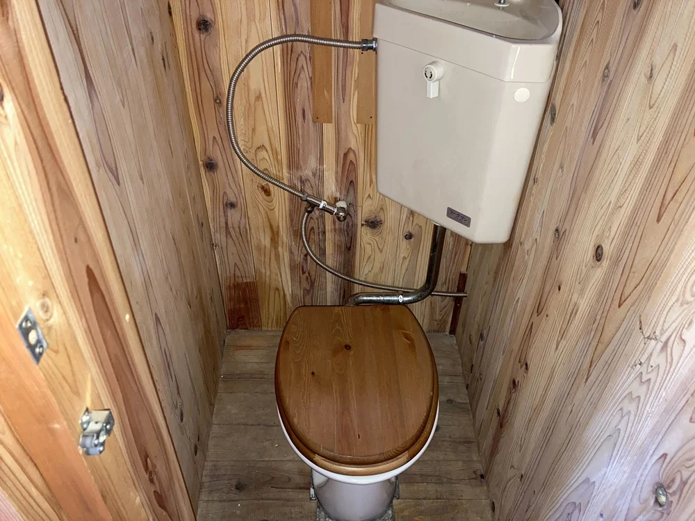 物販の居抜き物件の内装