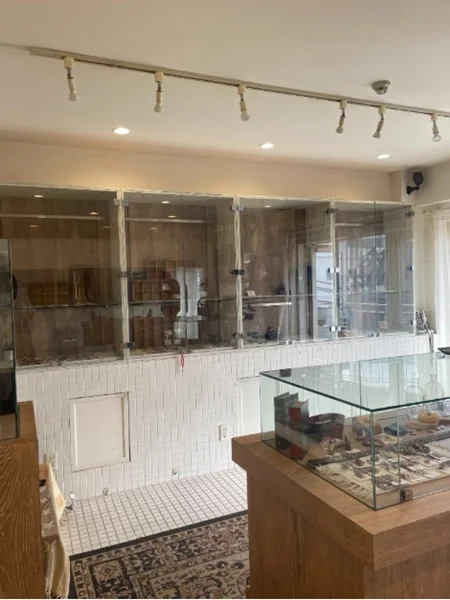 物販の居抜き物件の内装