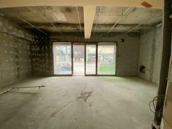 貸店舗(スケルトン)の内装