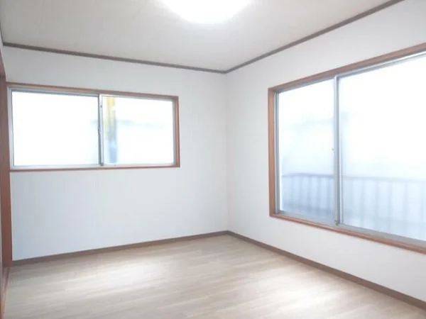 本八幡の事務所仕様店舗物件の内装