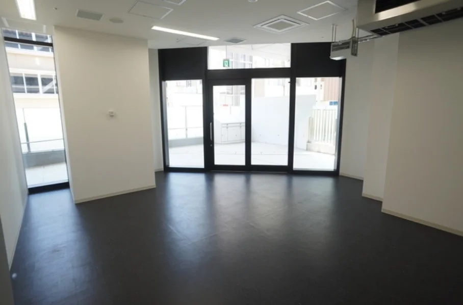 小岩の事務所仕様店舗物件の内装