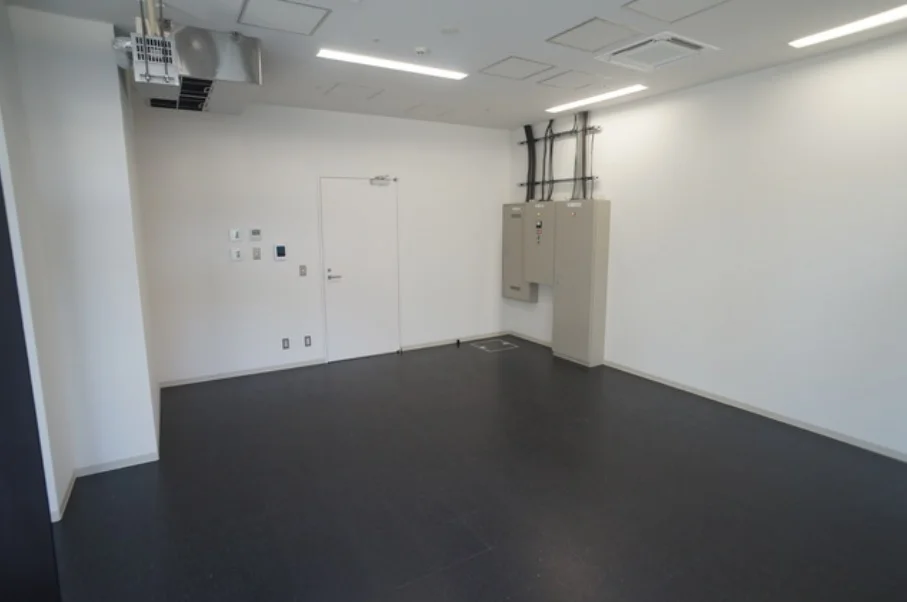 貸店舗(事務所仕様)の内装