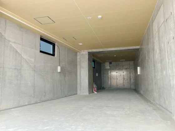 都筑ふれあいの丘のスケルトン店舗物件の内装