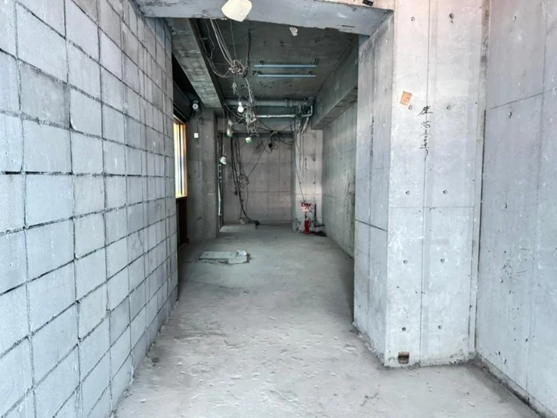 貸店舗(スケルトン)の内装