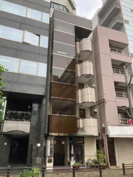 貸店舗(スケルトン)の外観