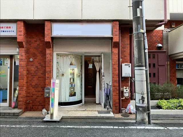 エステの居抜き物件のエントランス