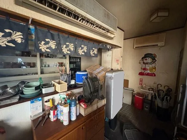 荒川一中前の居酒屋居抜きの内装