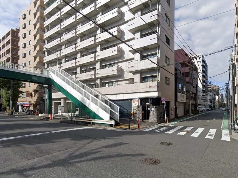 阪東橋のスケルトン物件の外観