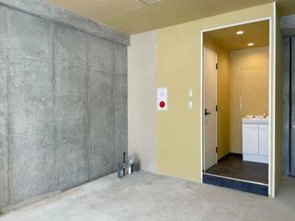 元住吉のスケルトン店舗物件の内装