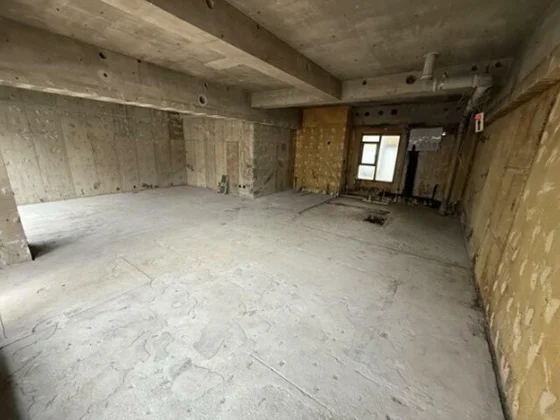 下赤塚のスケルトン店舗物件の内装