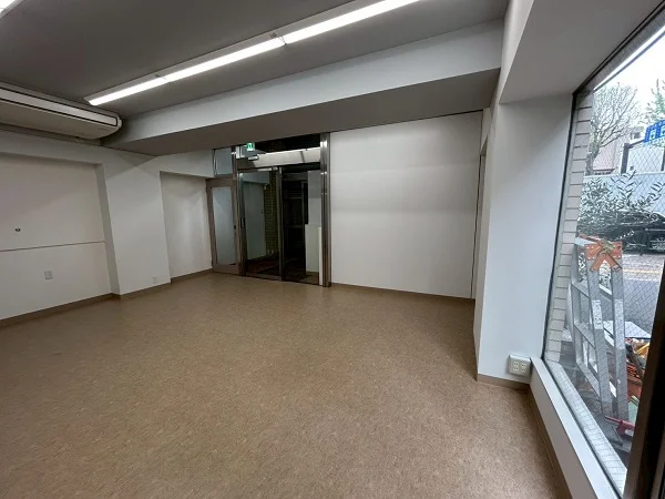 貸店舗(事務所仕様)の内装