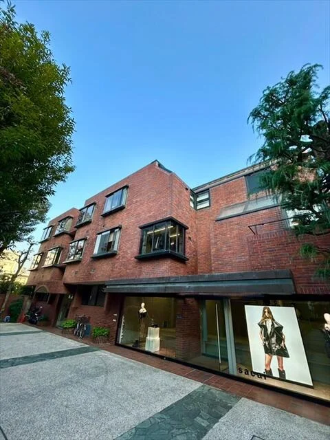 表参道の居抜き店舗の外観