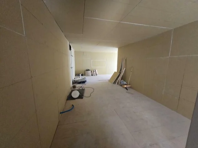 貸店舗(スケルトン)の内装