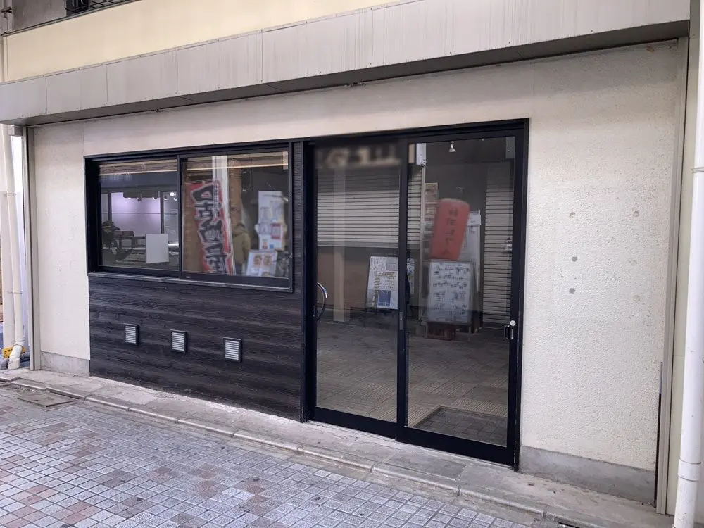 亀有の事務所仕様物件のエントランス