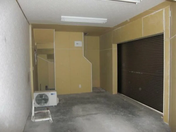 野方のスケルトン物件の内装