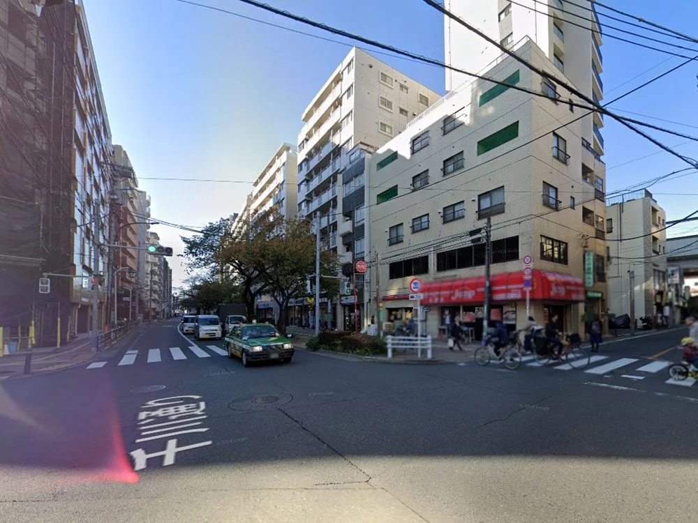 貸店舗(スケルトン)の外観