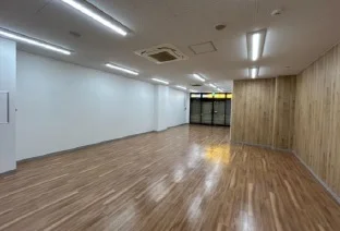 貸店舗(事務所仕様)の内装