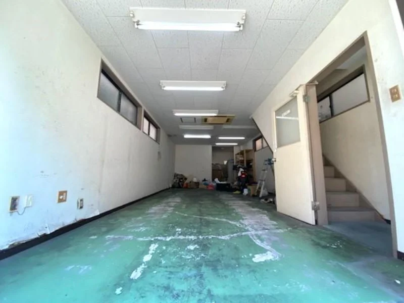 木場のスケルトン店舗物件の内装