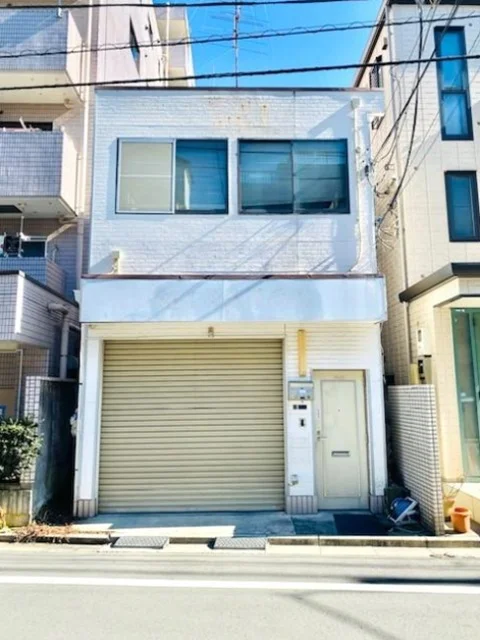 貸店舗(スケルトン)の外観