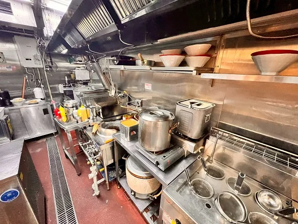 ラーメンの居抜き物件の厨房