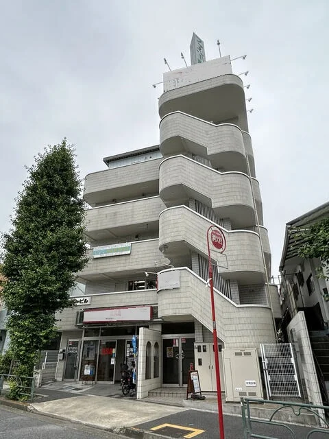 等々力のスケルトン店舗物件の外観