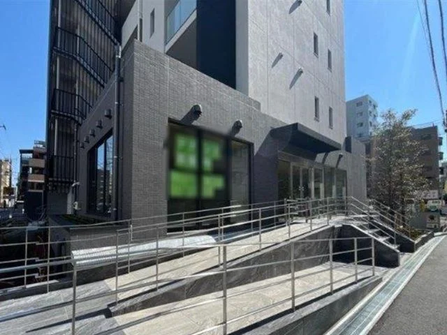 貸店舗(スケルトン)の外観