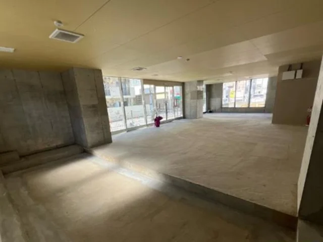 船橋のスケルトン店舗物件の内装