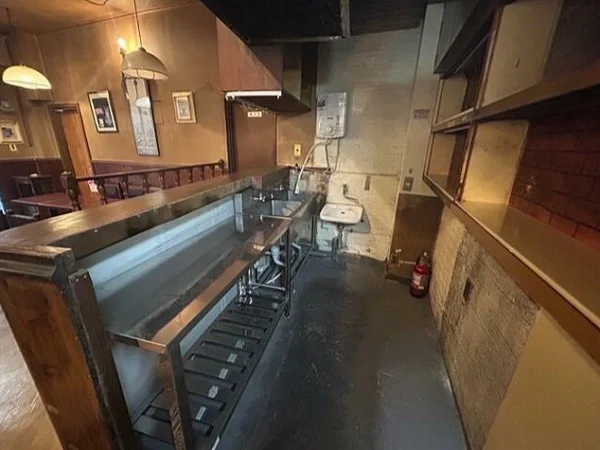 神田のカフェ・喫茶店居抜きの厨房