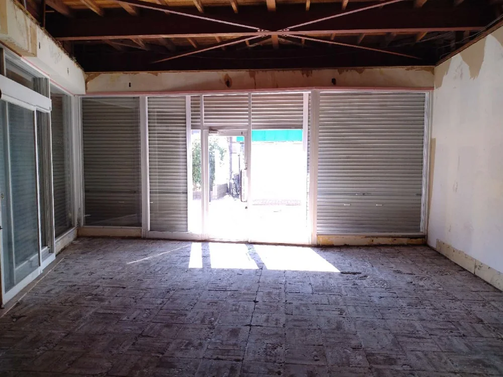 平井のスケルトン店舗物件の内装