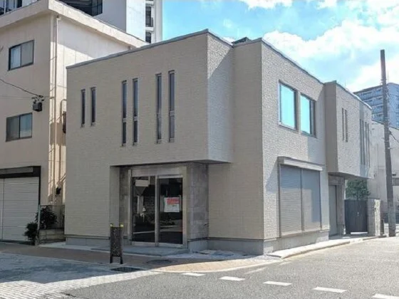 浦和のスケルトン店舗物件の外観
