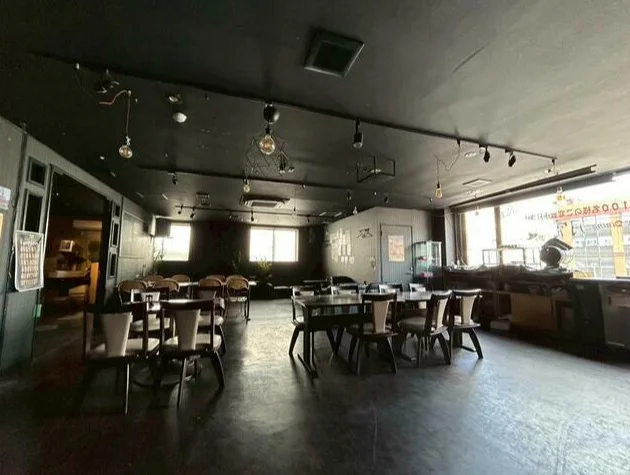 ダイニングバーの居抜き物件の内装