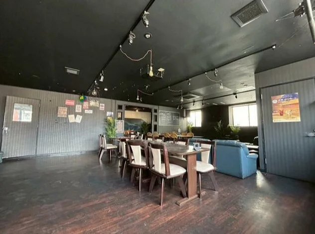 拝島のダイニングバー居抜きの内装