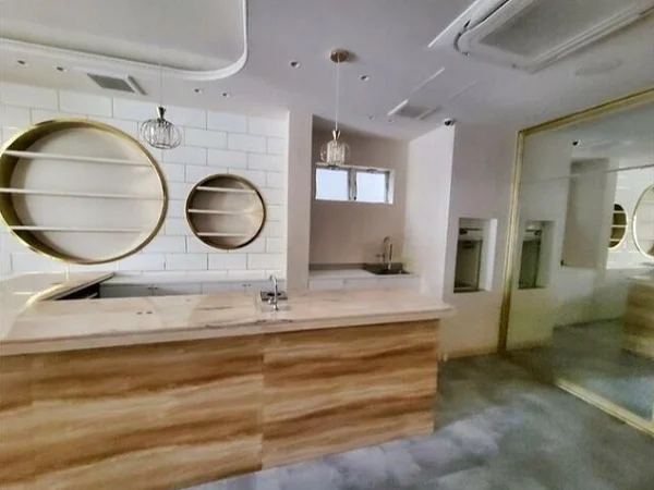 表参道のカフェ・喫茶店居抜きの内装