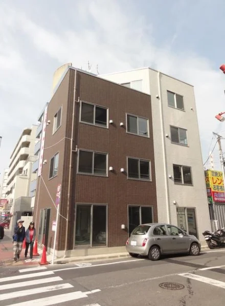 貸店舗(スケルトン)の外観