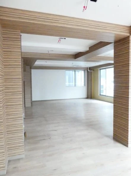 矢口渡のスケルトン店舗物件の内装