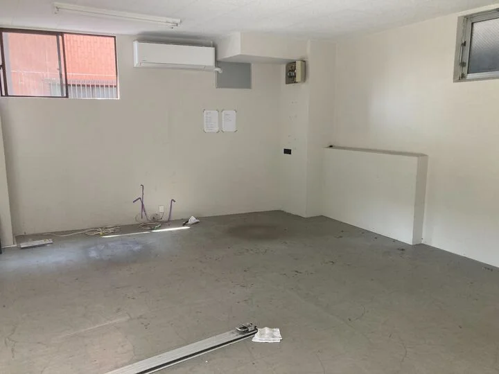 下高井戸の事務所仕様店舗物件の内装