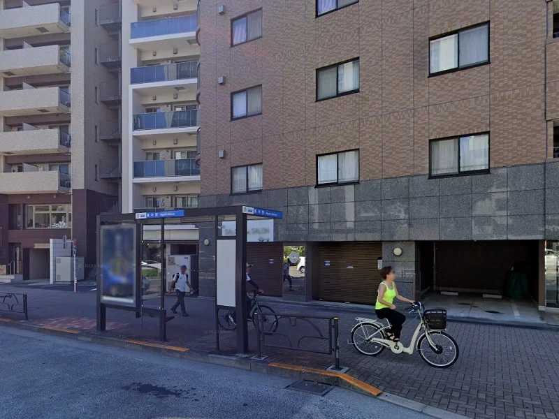 東中野のスケルトン店舗物件のエントランス