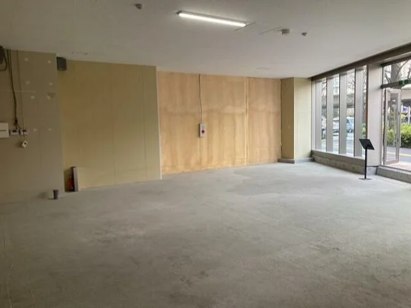 代々木のスケルトン店舗物件の内装