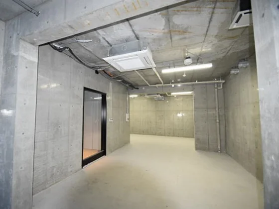 貸店舗(スケルトン)の内装