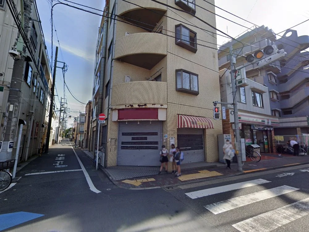 貸店舗(スケルトン)の外観