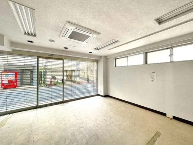 貸店舗(事務所仕様)の内装