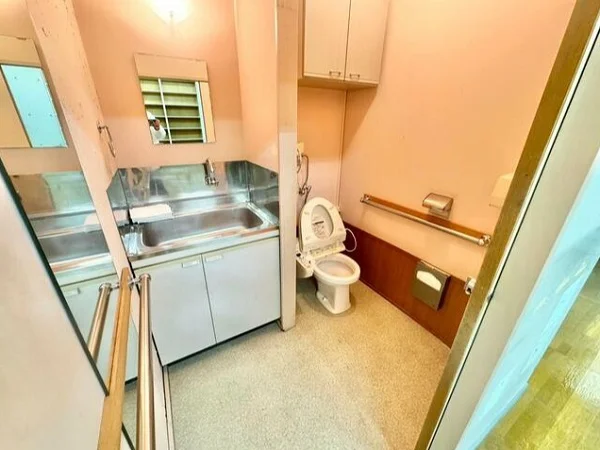 早稲田の事務所仕様店舗物件の内装