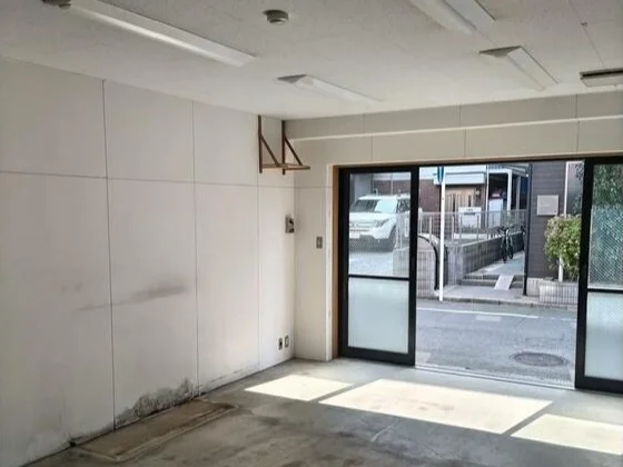 相模原のスケルトン店舗物件の内装