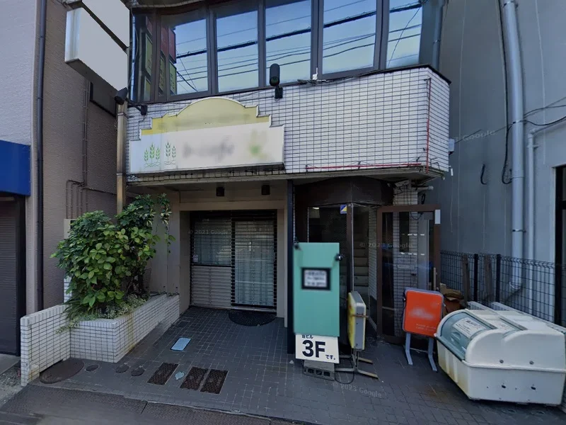 高津の事務所仕様店舗物件の外観