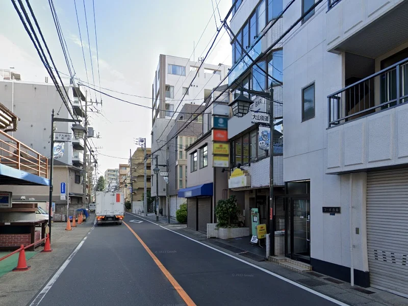 高津の事務所仕様店舗物件の外観