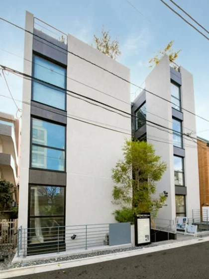 外苑前のスケルトン物件の外観