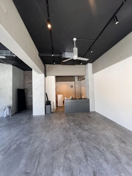 貸店舗(事務所仕様)の内装