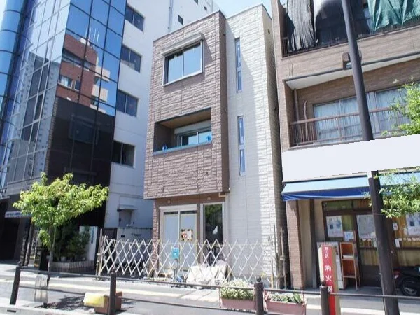 南千住のスケルトン店舗物件の外観