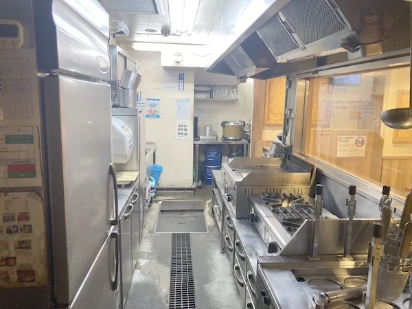 三鷹の居抜き店舗の厨房